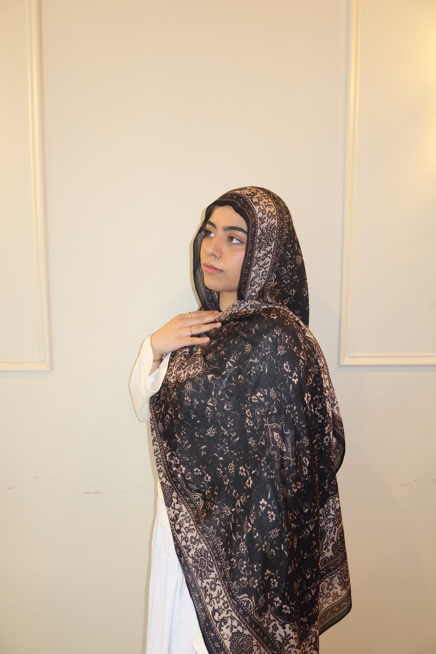 Black Elegance Pashmina