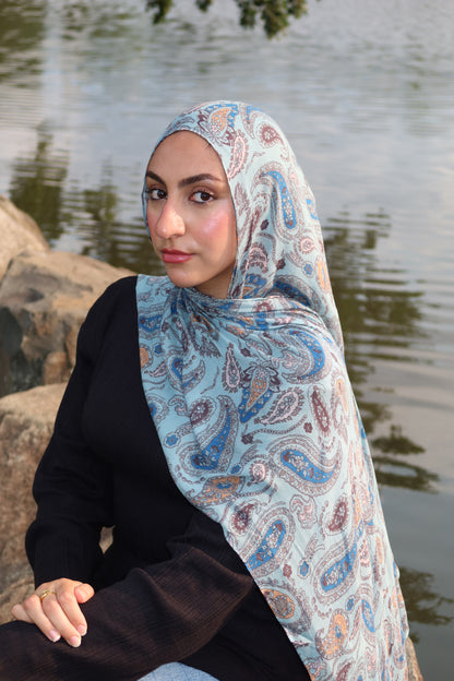 Dreamy Blue Paisley